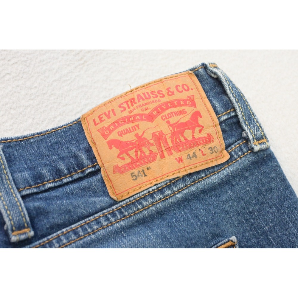 Levis 541 Athletic Taper Jeans Mens 44x30 Blue Medium Wash Stretch Excellent